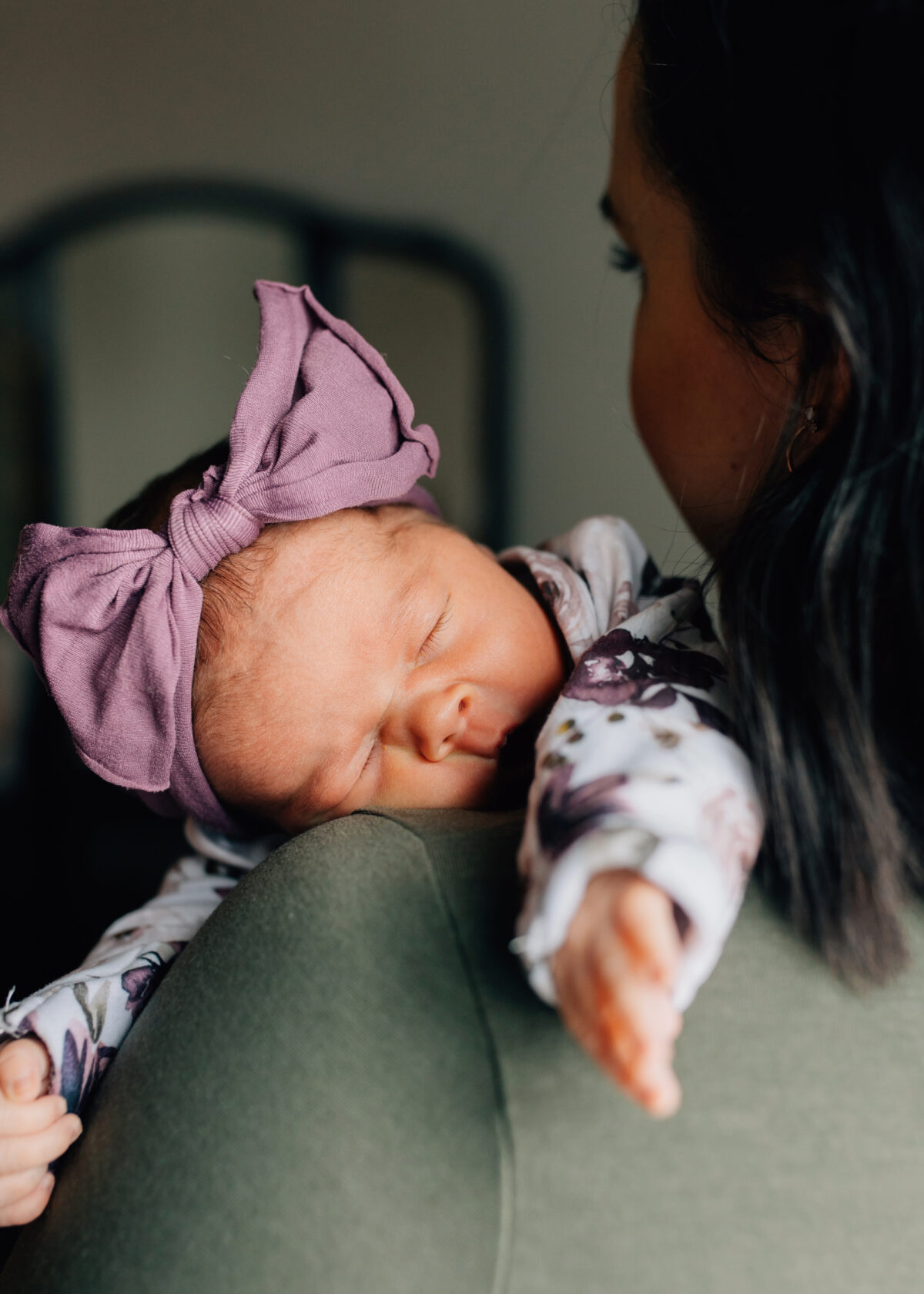 Natural light newborn photographer