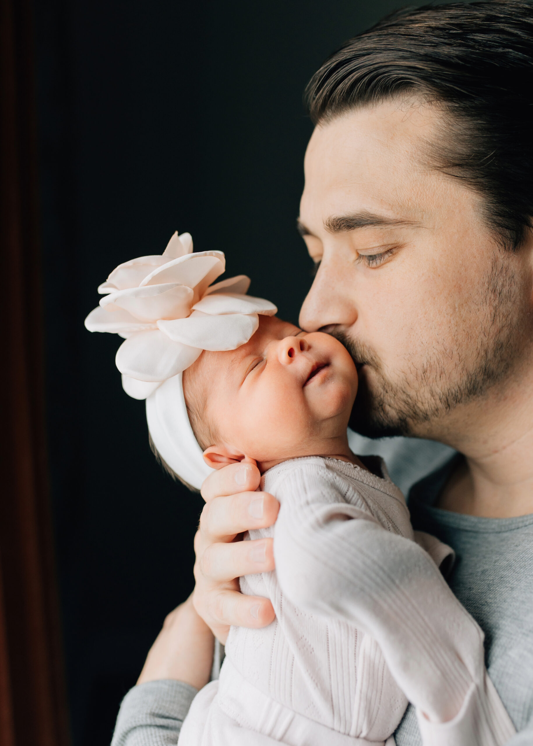 Dad and newborn photos